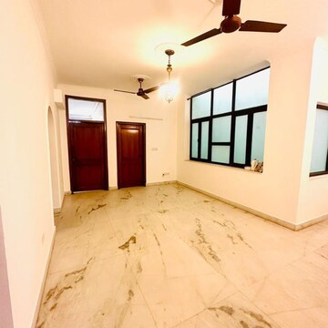 Room in 3 BHK Builder Floor at Malviya Nagar – for Rent