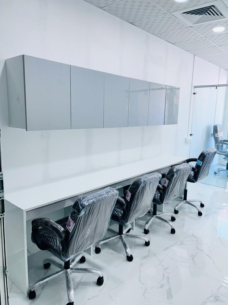 Team Area, gaur-city-center Commercial Office Space 564 Sq.Ft. In Sector 4, Greater Noida Greater Noida 8103150