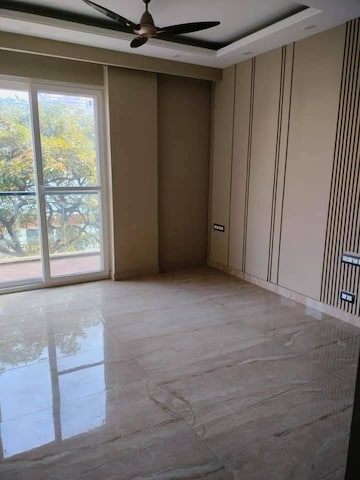 Room in 2 BHK Apartment at M3M Heights, Sector 65 – for Rent
