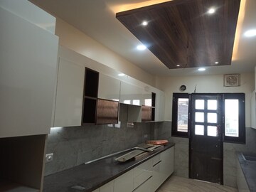 Kitchen in 4 BHK Builder Floor at Unitech Palms, South City 1 – for Rent