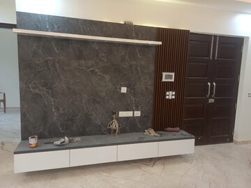 Furnished Amenities in 4 BHK Builder Floor at Unitech Palms, South City 1 – for Rent