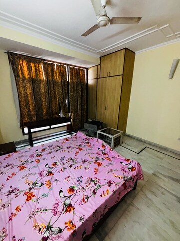 Bedroom in 2 BHK Builder Floor at Sector 41 – for Rent