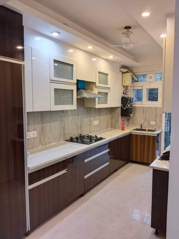 Kitchen, emaar-emerald-floors-premier 3 Bedroom 1650 Sq.Ft. Apartment In Sector 65 Gurgaon 8103281