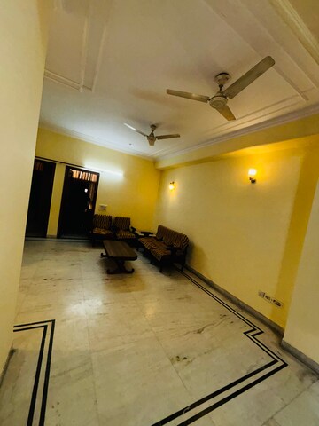 Room in 2 BHK Builder Floor at Sector 41 – for Rent
