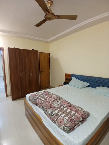 Bedroom in 3 BHK Apartment at Oberoi Springs, Andheri West – for Rent