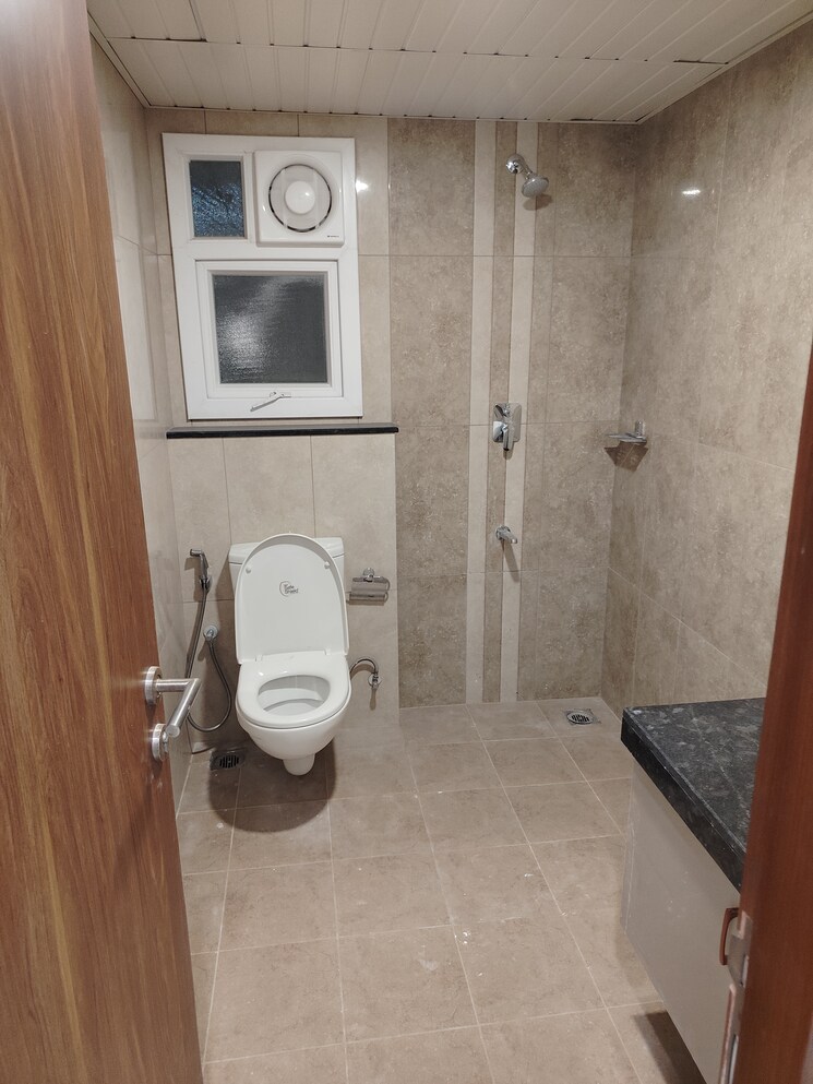 Bathroom, prestige-tranquil 3.5 Bedroom 2050 Sq.Ft. Apartment In Kokapet Hyderabad 8103405