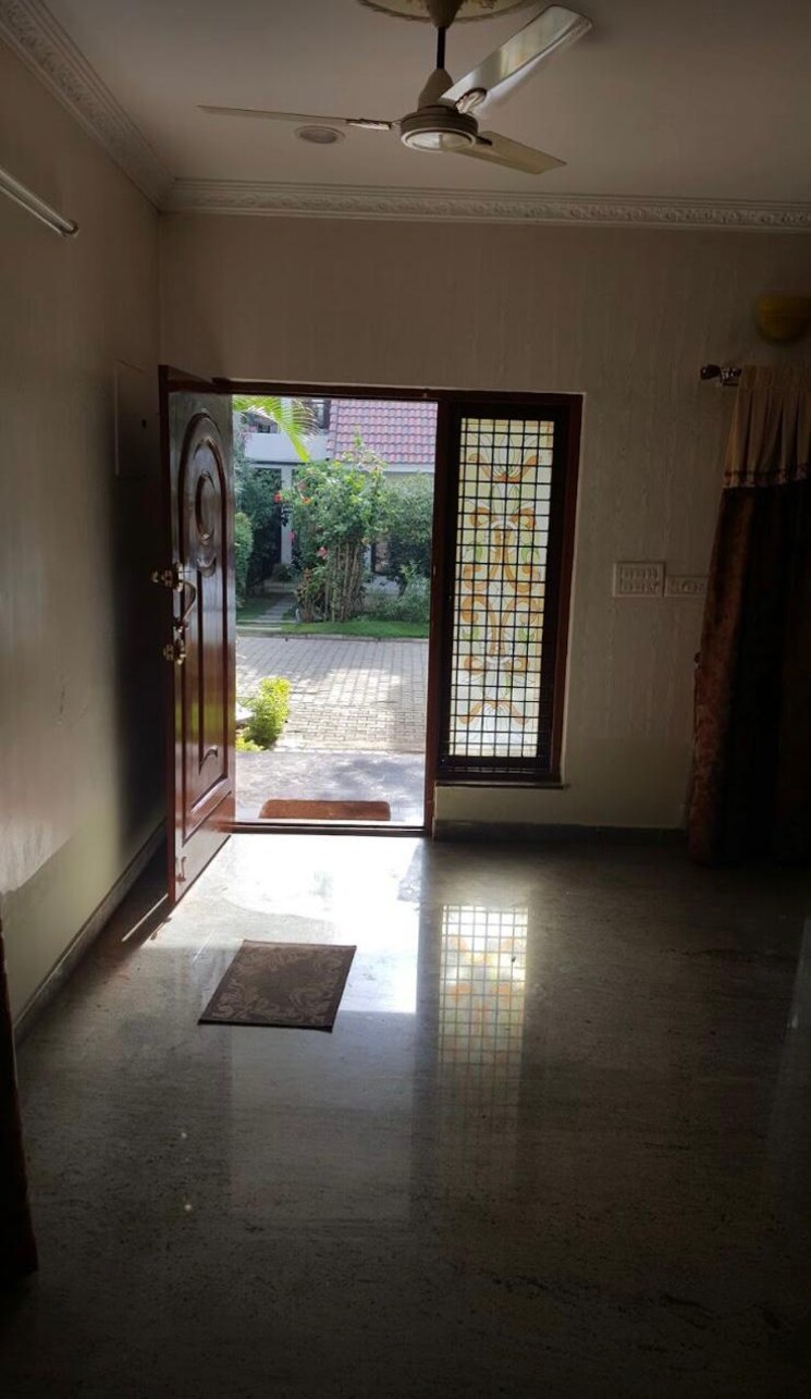 Room, whitefield 5 Bedroom 3150 Sq.Ft. Villa In Whitefield Bangalore 8103417