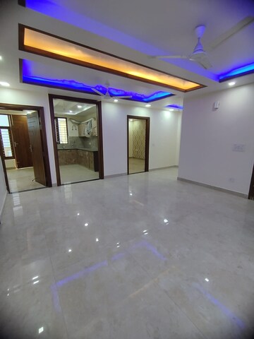 Room in 3 BHK Builder Floor at Parklands, Sector 85 – for Sale