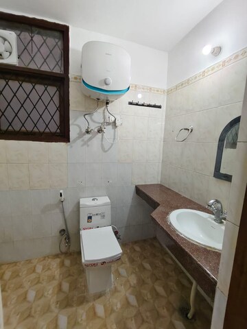 Bathroom in 3.5 BHK Apartment at Today Blossoms I, Sector 47 – for Rent
