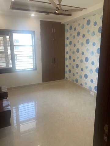 Room in 3 BHK Builder Floor at Parklands, Sector 85 – for Sale