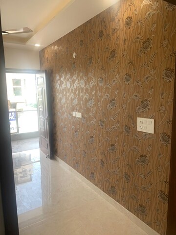 Furnished Amenities in 3 BHK Builder Floor at Parklands, Sector 85 – for Sale