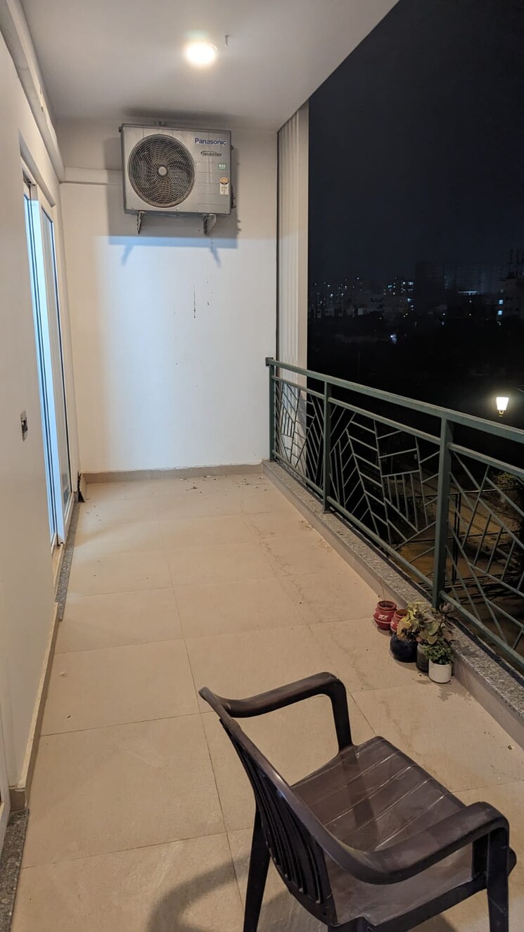 Balcony, vipul-world-floors 3 Bedroom 250 Sq.Yd. Builder Floor In Sector 48 Gurgaon 8103582