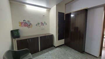 Room in 2 BHK Apartment at Pioneer Park Phase 1, Sector 61 – for Rent