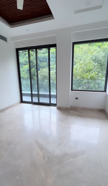 Room in 4 BHK Builder Floor at Ansal Sushant Lok I, Sector 43 – for Rent