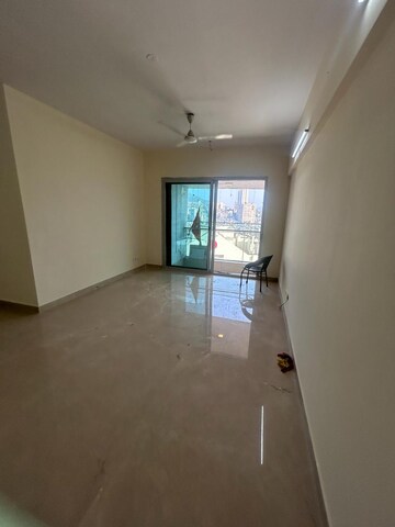 Room in 3 BHK Apartment at DB Orchid Woods, Goregaon East – for Rent
