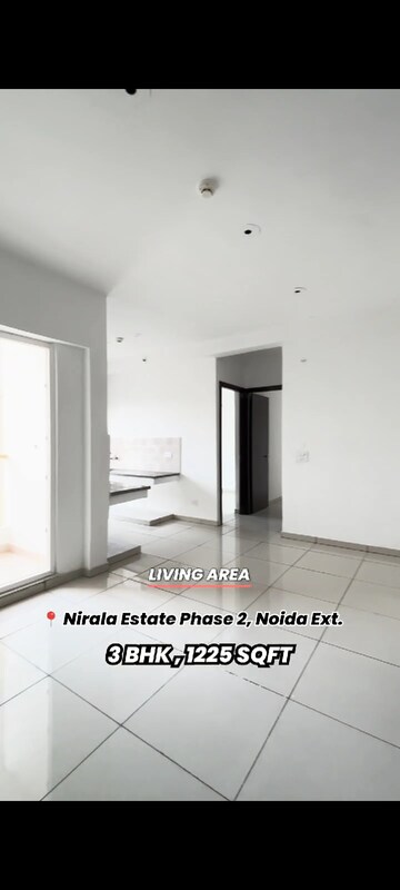 Room in 3 BHK Apartment at Nirala Estate II, Tech Zone 4 Greater Noida – for Sale