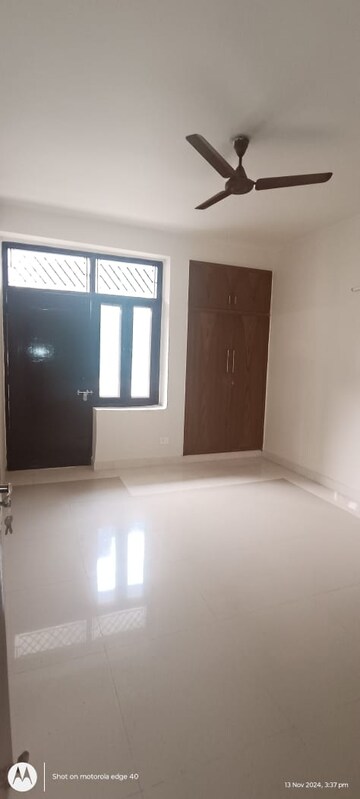 Room in 3 BHK Apartment at Orchid Island, Sector 51 – for Rent