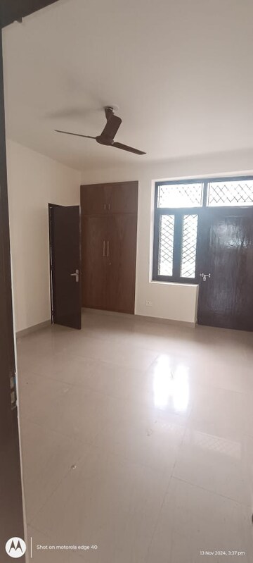 Room in 3 BHK Apartment at Orchid Island, Sector 51 – for Rent