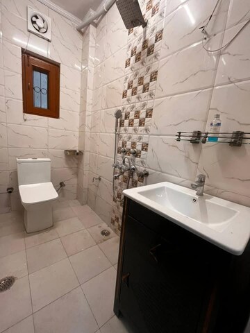 Bathroom in 1 BHK Apartment at Saket – for Rent