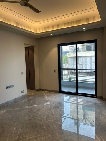 Room in 4 BHK Apartment at Vasant Vihar – for Sale