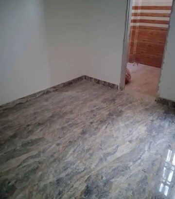 Room in 1 BHK Villa at Aliganj – for Rent
