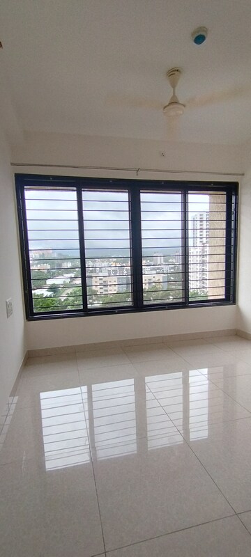 Room in 2.5 BHK Apartment at Sargam CHS Nanded, Sinhagad Road – for Rent