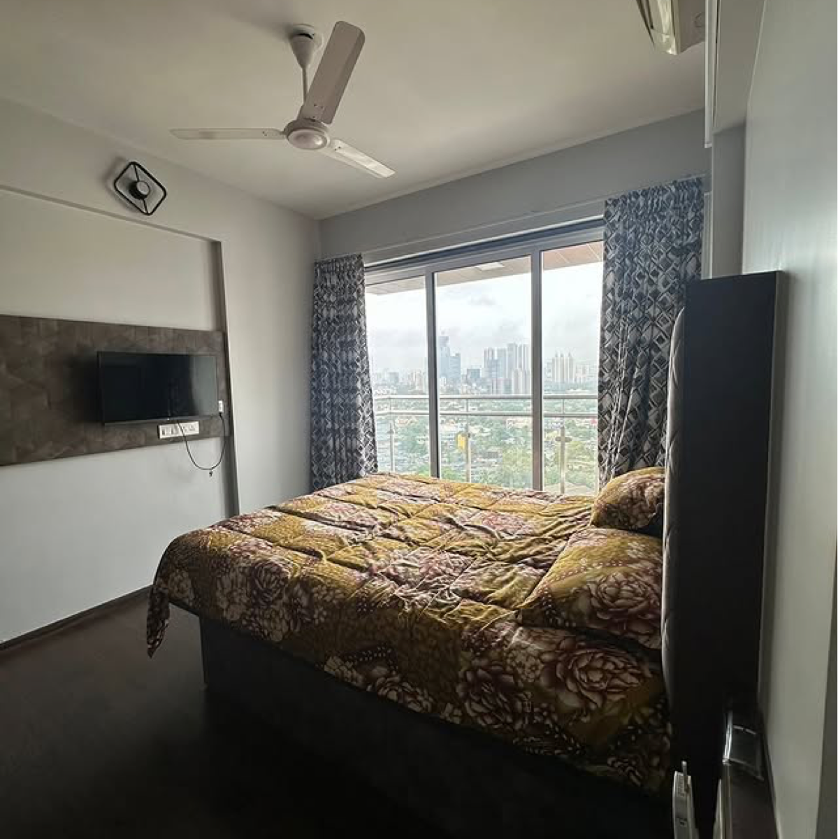 2 BHK Apartment For Sale in Rustomjee Summit
