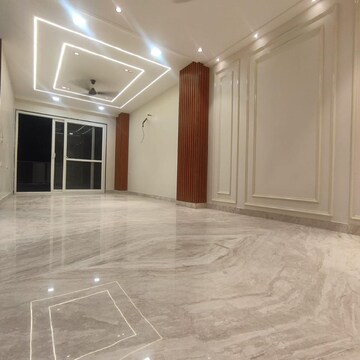 Room in 3 BHK Builder Floor at Sector 46 – for Rent