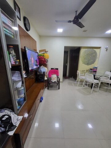 Master Bedroom in 1 BHK Apartment at Chawla House, Cuffe Parade – for Rent