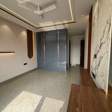 Bedroom in 3 BHK Builder Floor at Sector 57 – for Rent