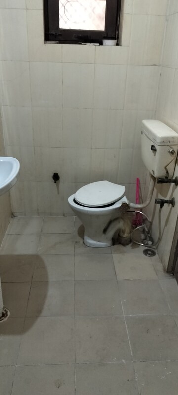 Bathroom in 6+ BHK Independent House at RWA Apartments Sector 41, Sector 41 – for Sale