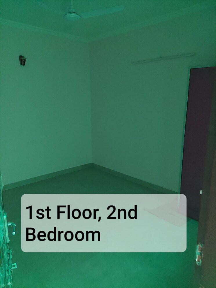 Room, rwa-apartments-sector-40 4 Bedroom 250 Sq.Mt. Independent House In Sector 40 Noida 8104006