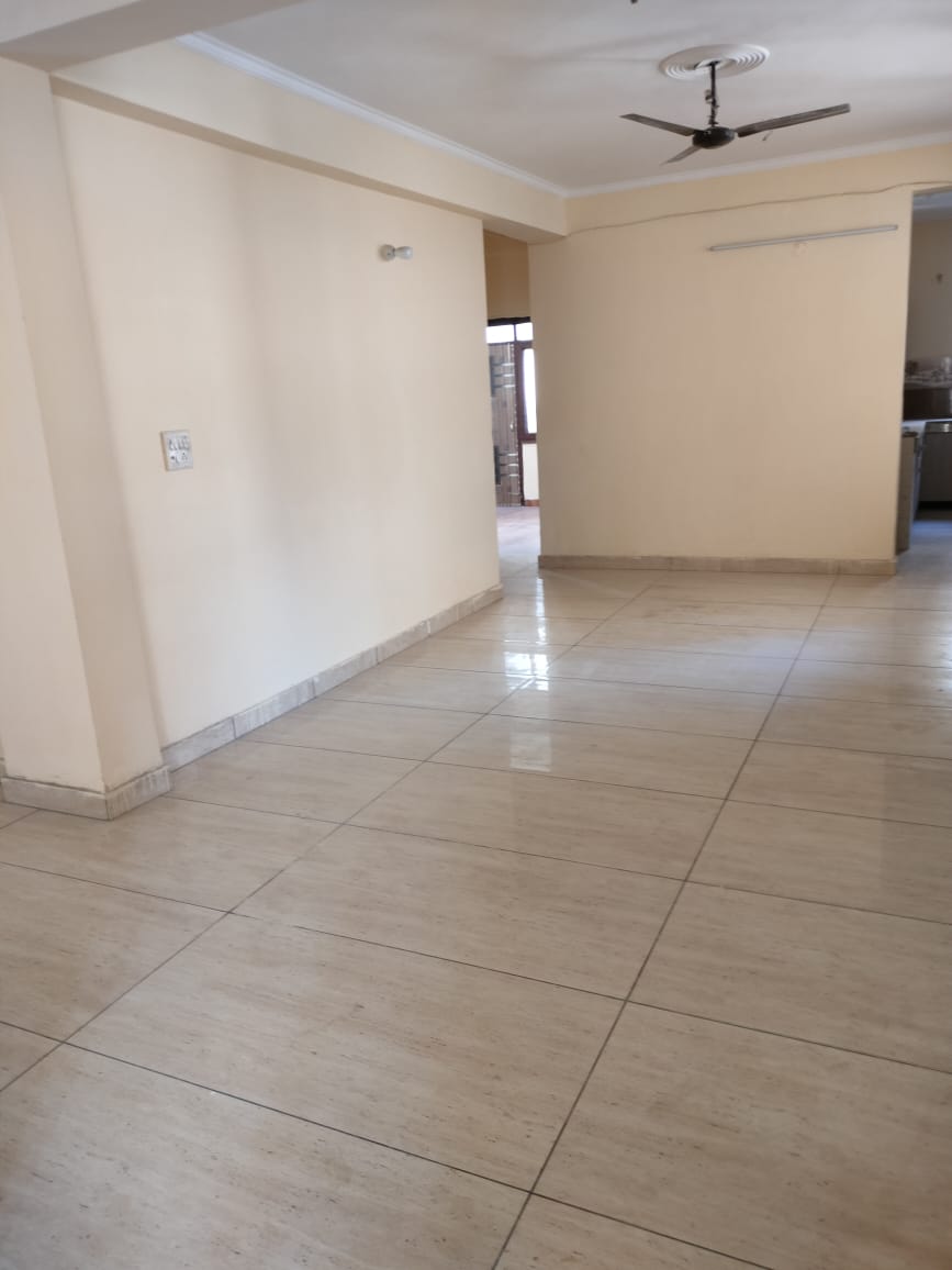 3 BHK + Pooja Room Builder Floor For Sale in Vardhman Estate 