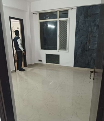Room in 2.5 BHK Apartment at Today Ridge Residency, Sector 135 – for Rent