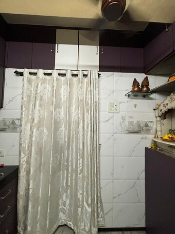 Team Area in 1 BHK Apartment at Mahim West – for Sale