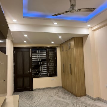Bedroom in 3 BHK Builder Floor at Sector 46 – for Rent