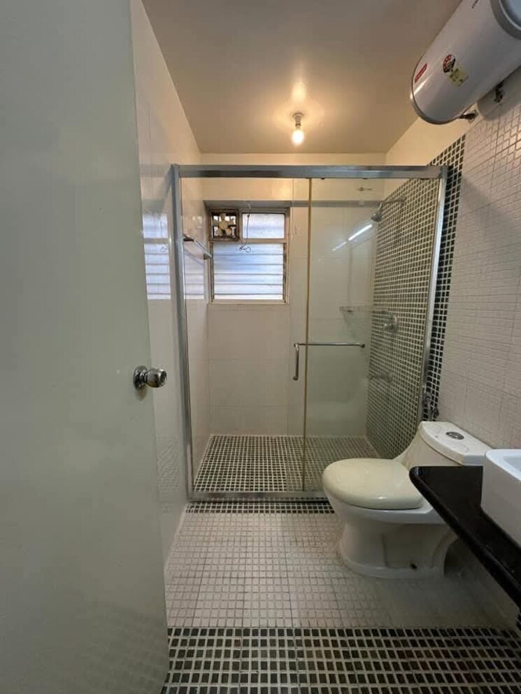 Bathroom, clover-highlands 3.5 Bedroom 1500 Sq.Ft. Apartment In Kondhwa Pune 8104054