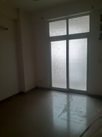 Room in 2 BHK Apartment at Mahagun Mywoods, Sector 16c Greater Noida – for Rent