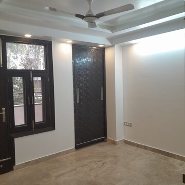 Room in 3 BHK Builder Floor at Sector 47 – for Rent