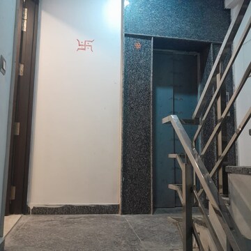 Staircase in 3 BHK Builder Floor at Sector 47 – for Rent