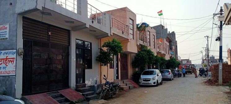  Parking, vrindavan-garden 1 Bedroom 60 Sq.Yd. Independent House In Sector 16b Greater Noida Greater Noida 8104089