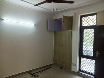 Room in 3.5 BHK Builder Floor at Ardee City, Sector 52 – for Rent