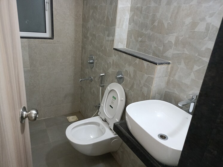 Bathroom, ashar-axis 2 Bedroom 678 Sq.Ft. Apartment In Majiwada Thane 8104129