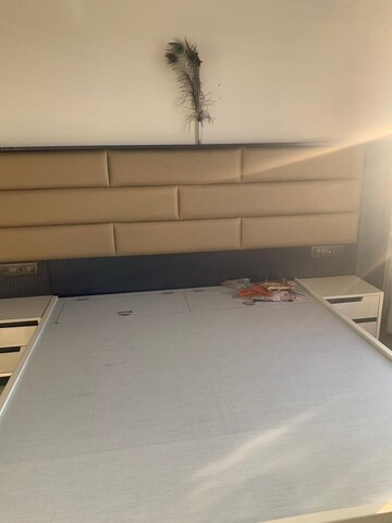 Bedroom in 4 BHK Apartment at Kanakia Levels, Malad East – for Rent