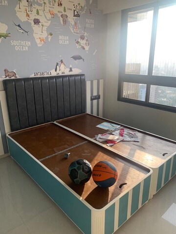 Bedroom in 4 BHK Apartment at Kanakia Levels, Malad East – for Rent