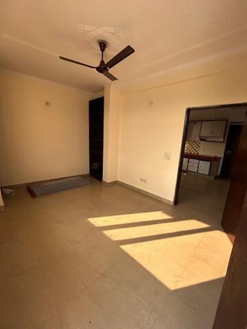 Room in 2 BHK Builder Floor at Saket – for Rent