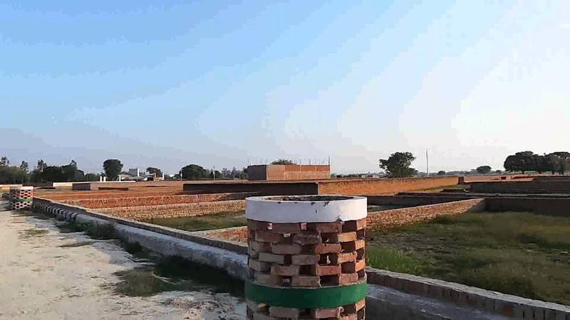 Plot For Sale in Jewar Road Radisson Hotel