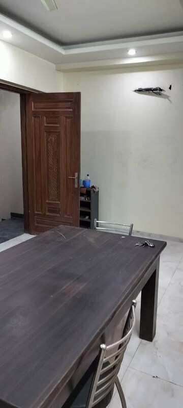 Room in 3 BHK Builder Floor at Uday Arden 45, Sector 45 – for Rent