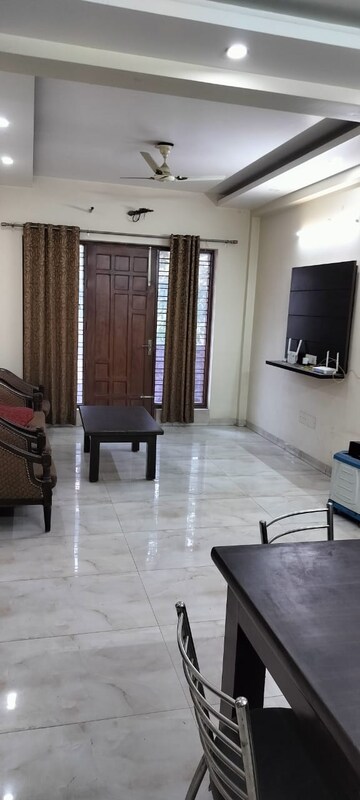 Living Room in 3 BHK Builder Floor at Uday Arden 45, Sector 45 – for Rent