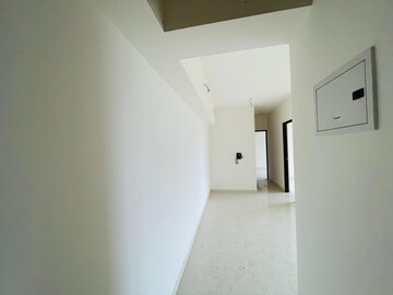 Room in 1 BHK Apartment at Lodha Amara, Kolshet Road – for Sale